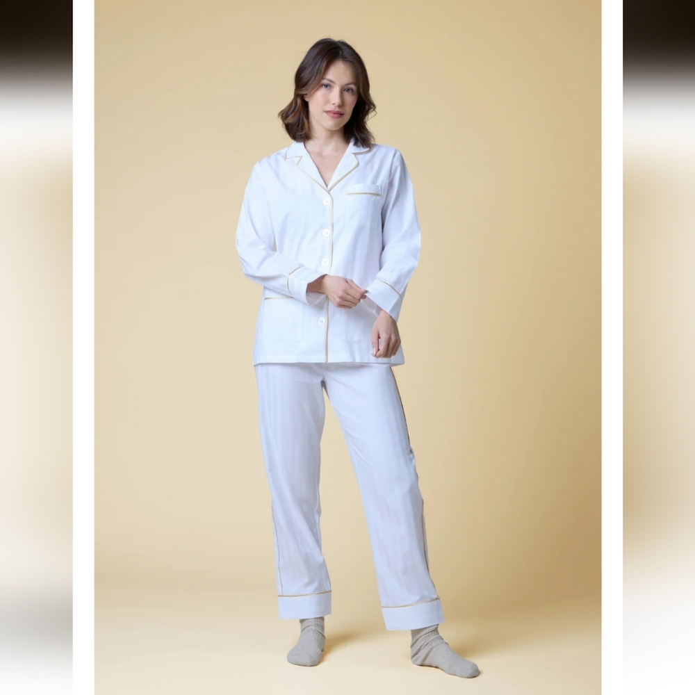 Women's luxury pajama set (brand new)